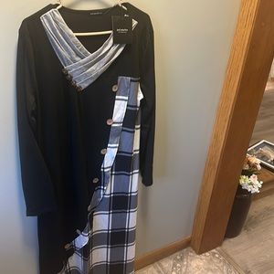 New JustFashionNow long sleeve dress.  Says 2x but appears to be x large pullov